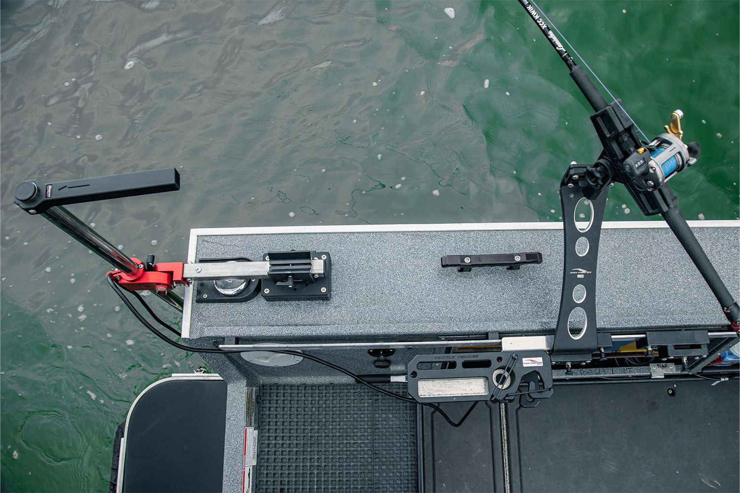 Live Sonar Transducer Pole System - Fish Fighter® Products